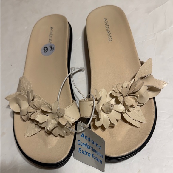Andiamo Shoes - Andean Women's beige Floral Slide Sandals with Extra-Foam Comfort